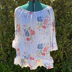 White Floral Flowy Long Blouse  SIZE 2XL Plus Size